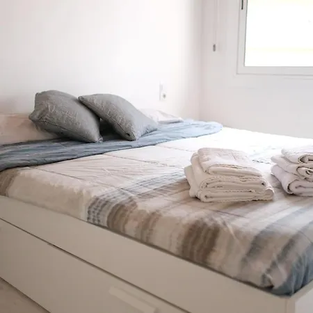 Flateli Santa Eugenia 22 * Girona